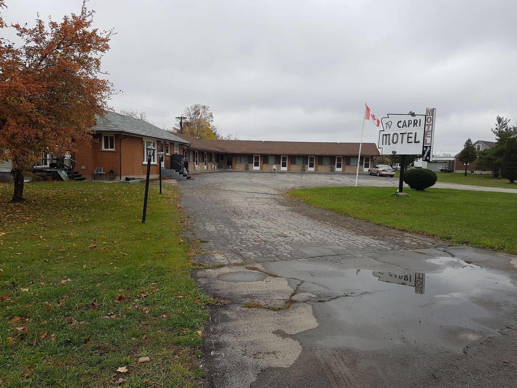Capri Motel Port Colborne Exterior photo